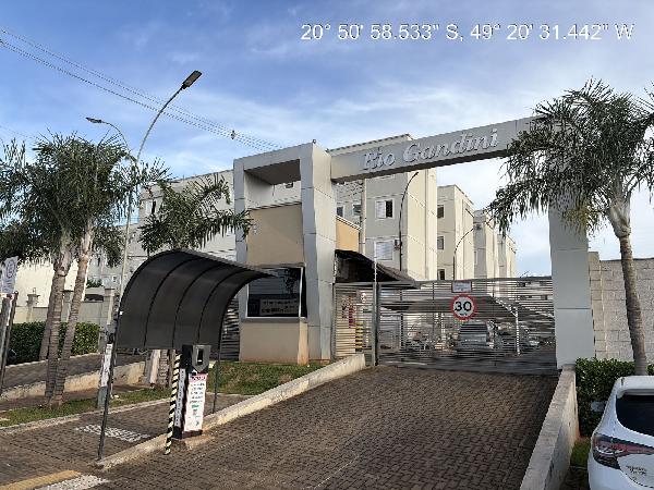 Apartamento — Vila Toninho