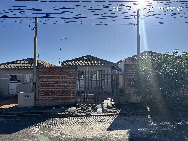 Casa — Residencial Luana