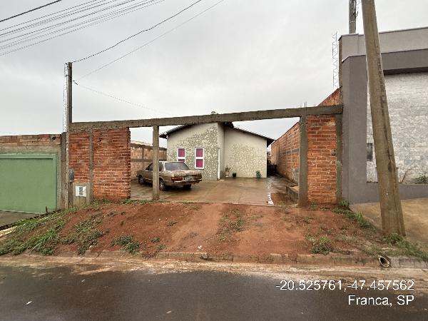 Casa — Jardim Adelinha